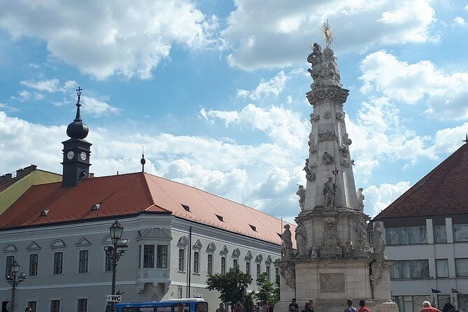Castle district walk with legends - Stop 2: Our Lady of Buda Castle Church, with ancient forms to find