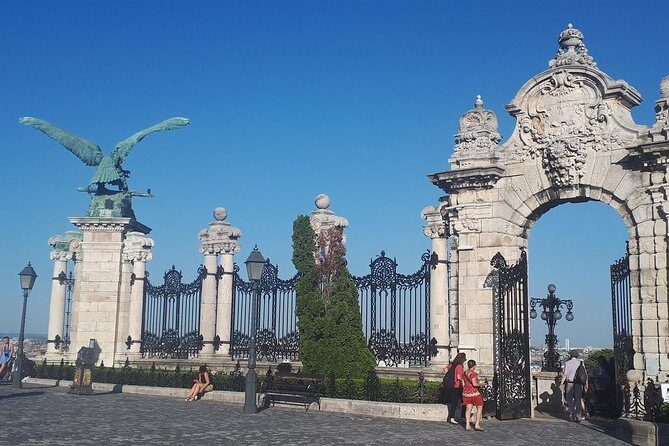 Castle district walk with legends - Stop 4: St. John of Capistrano and Kapisztrán legends
