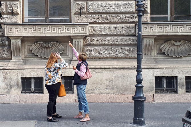 Castle district walk with legends - Meeting points and the easiest way to plan your day