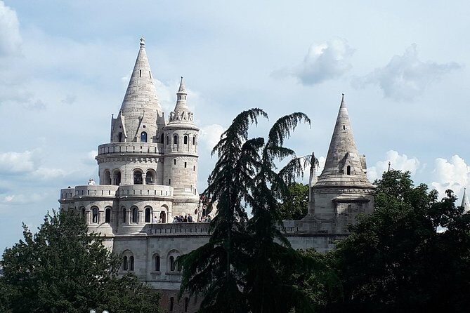 Castle district walk with legends - Stop 1: Széchenyi Library ruins and the palace outside
