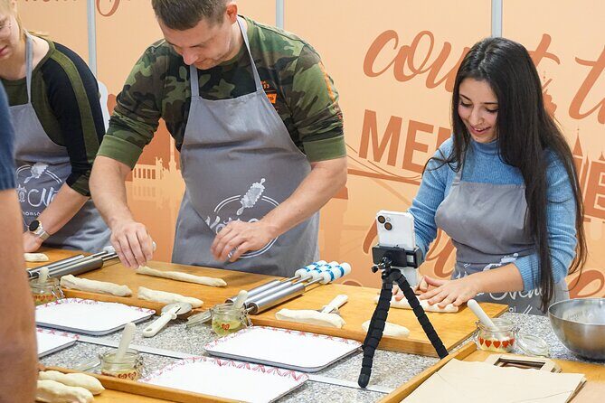 Chimney Cake Workshop Budapest Downtown - Kürtőskalács Class - Finding the place: Kató Néni Finomságai and the downstairs workshop
