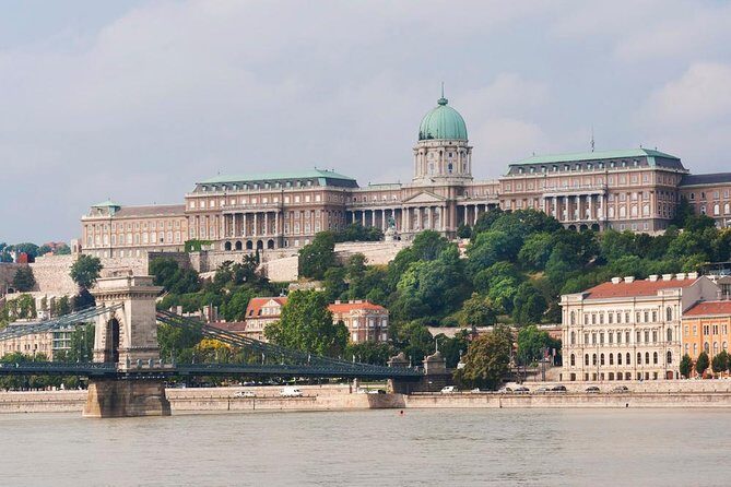 Classic Walk in Budapest - What the Guide Actually Changes for Your Day