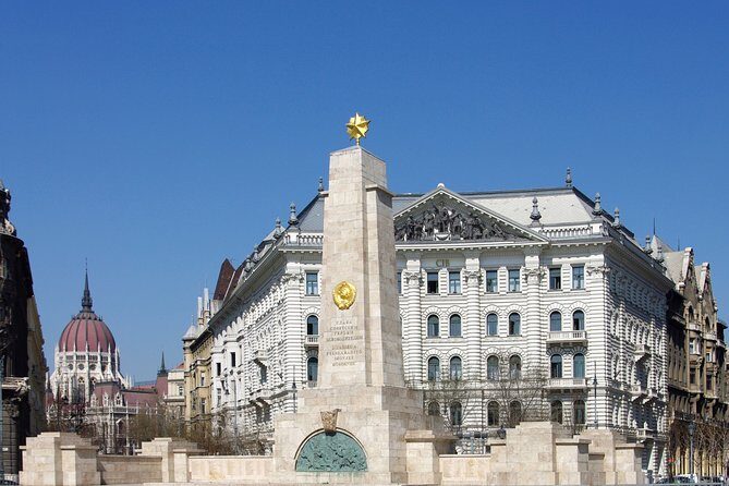 Classic Walk in Budapest Historical Center - Elizabeth Square: Danube Fountain + Giant Ferris Wheel