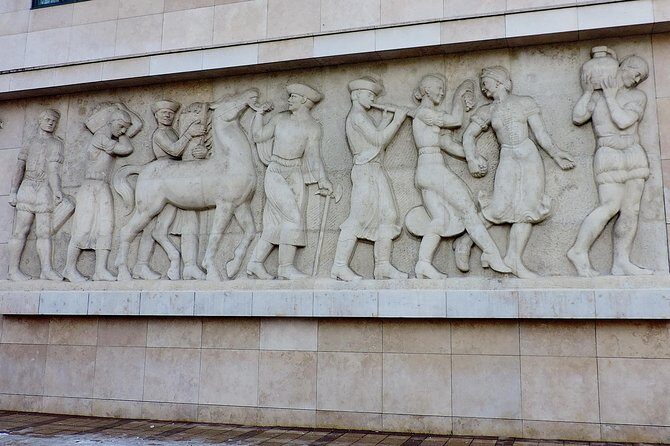 Communism in Hungary with a Historian - Buda and Pest, explained through story and coffee at Bambi Café