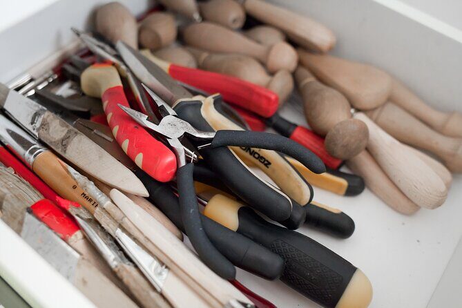Create a unique leather accessory in downtown Budapest! - Your Hour-Long Flow: From Materials to Finished Leather