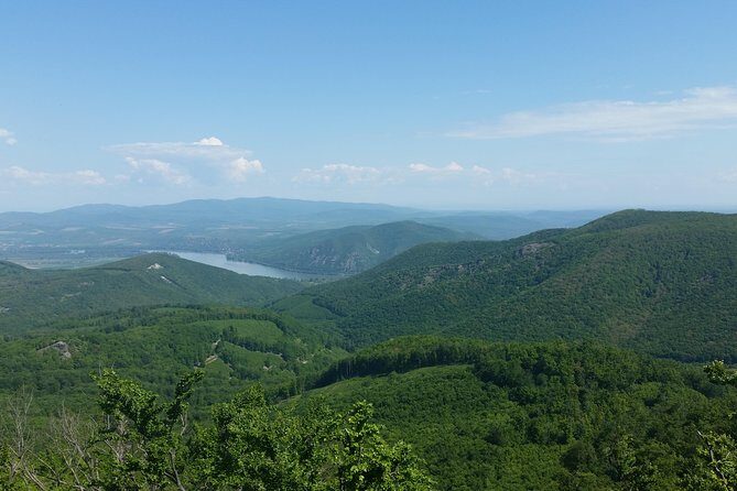 Danube Bend Full-Day Private Tour From Budapest - The lunch break in Visegrád: why it’s built into the tour