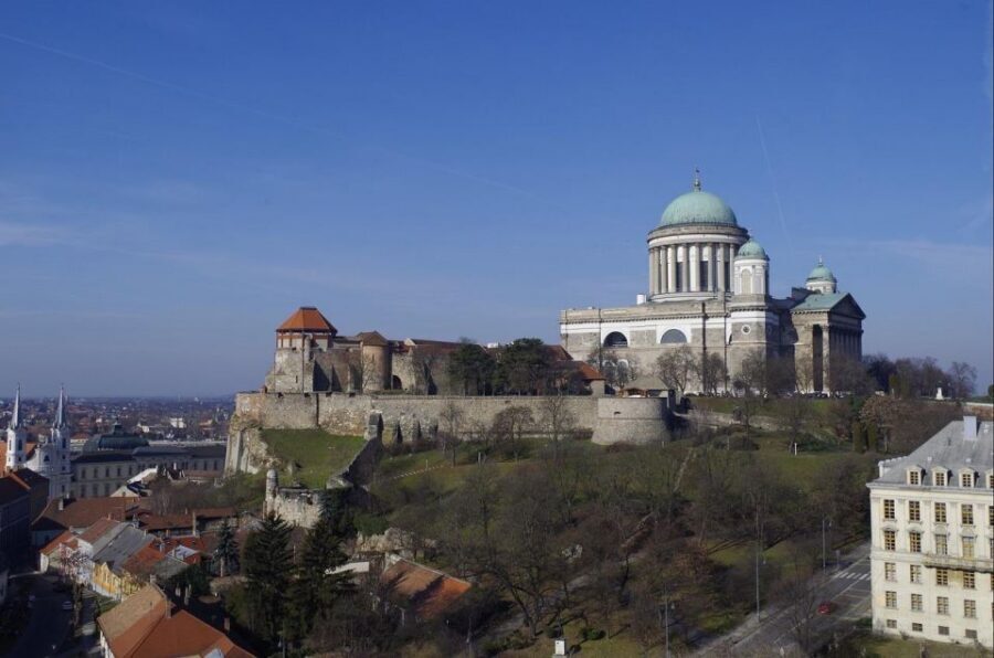Danube Bend: Private 8-Hour Full Board Tour from Budapest - Across to Slovakia by River Viewpoints and Turkish Church Ruins