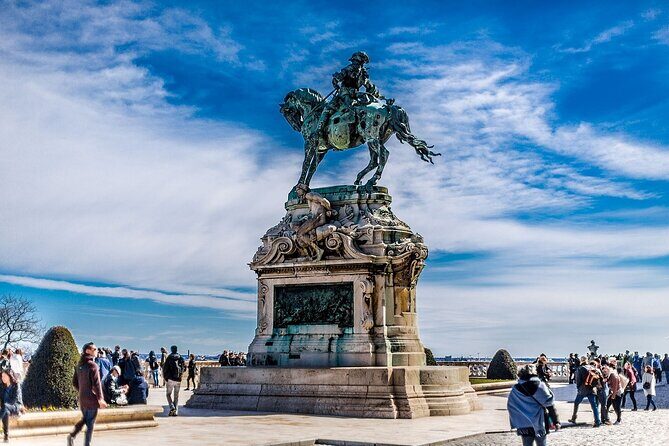 Essential Walking Tour - Buda Castle grounds and the Royal Palace terrace views
