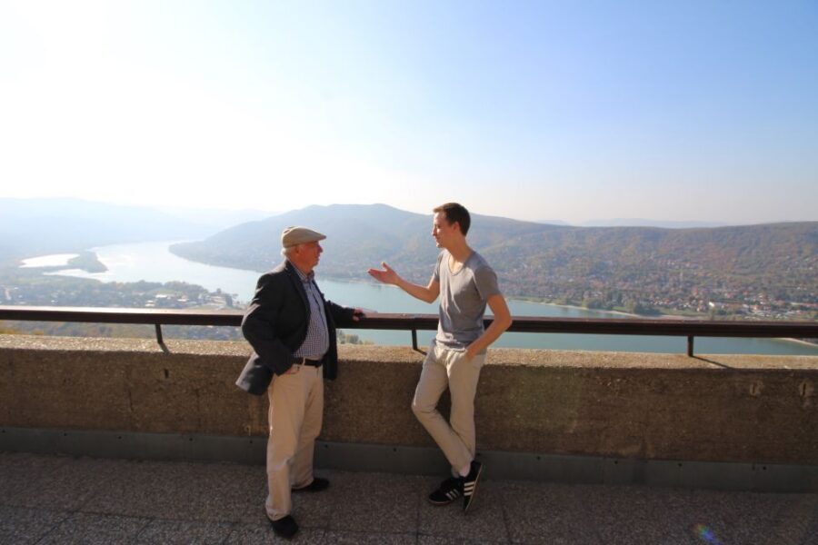 From Budapest: Danube Bend & Szentendre Tour with Lunch - Szentendre: baroque artists’ streets with shop and photo time