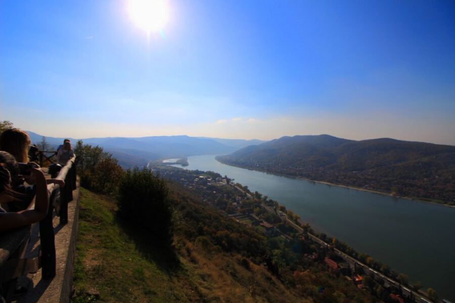 From Budapest: Danube Bend & Szentendre Tour with Lunch - Getting out of Budapest: the bridge photo stop and ride time