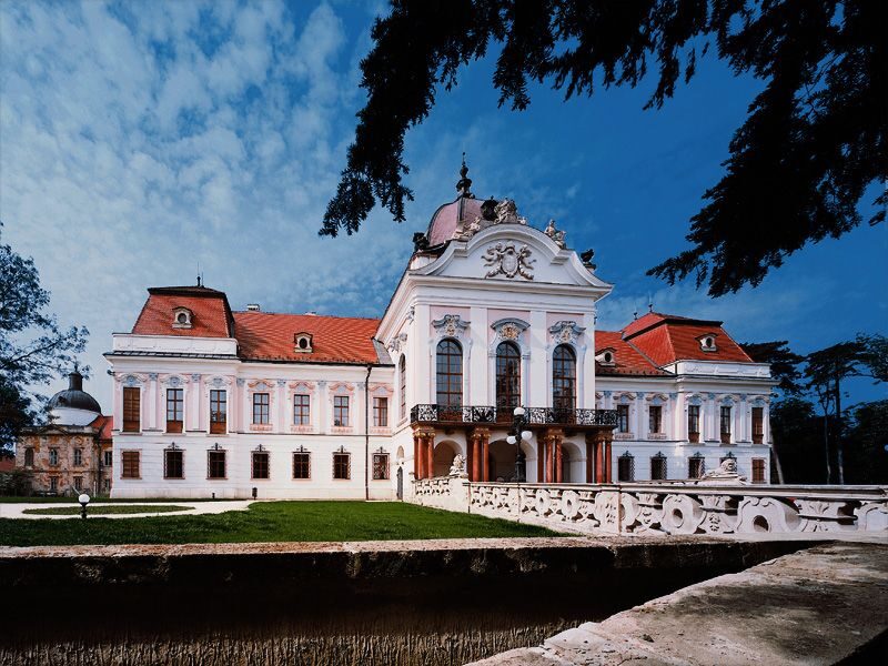 From Budapest: Gödöllő Royal Sissi Guided Tour - The garden and park walk: where the pace slows down