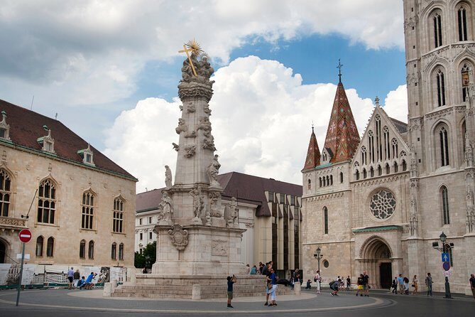 Guided Tour in Budapest Castle District - Listening challenges on a hilltop walk