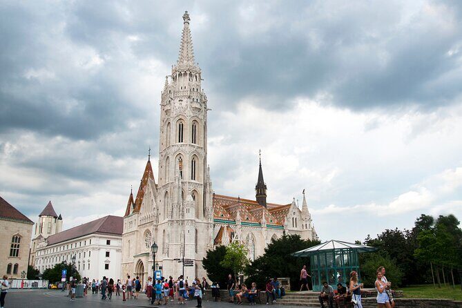 Guided Tour in Budapest Castle District - Meeting point and timing: how to make it painless