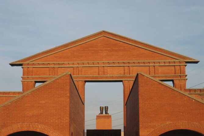Guided Tour with Admission in Memento Park - The movie show, Barrack exhibit, and why those indoors stops matter