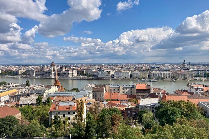 Half day Budapest city tour by car / minivan - Danube Moments: Zero Kilometre, Chain Bridge, and the Castle District Views