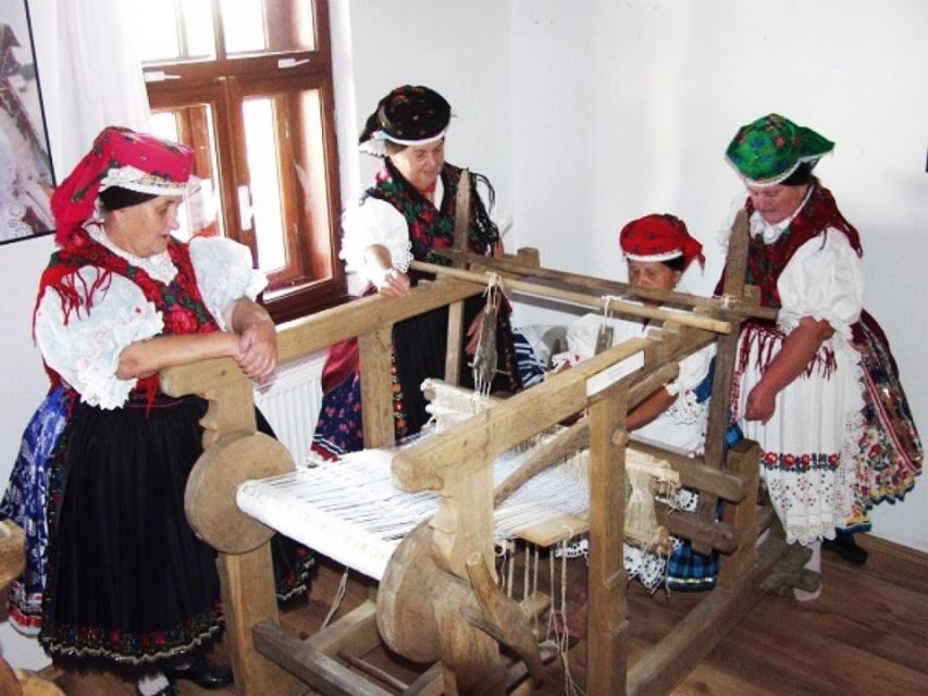 Hollókő Ethnographic Village: Day Tour from Budapest - Price and logistics: what $681 for up to 6 really buys you