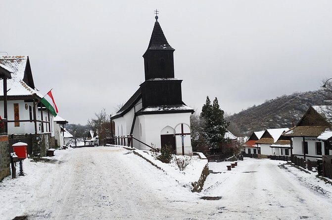 HOLLÓKŐ UNESCO World Heritage site + Eger Castle Private guided tour - Bull’s Blood wine shopping at the castle town