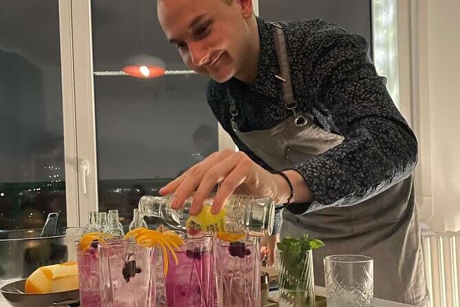 Hungarian Gin and Tonic Tasting and Workshop - Where you start on Harcsa Street (and how the timing shapes the vibe)