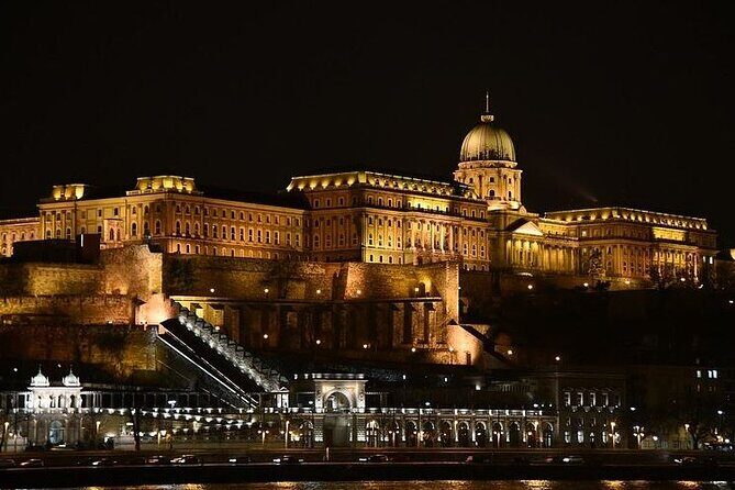Hungarian History Walking Tour with food tasting - Key things to know before you go