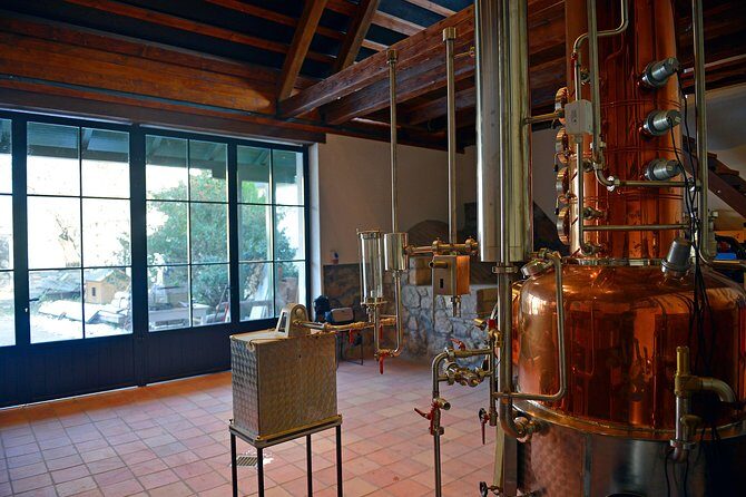 Hungarian pálinka distillery visit and tasting - Practical logistics: how to plan your day around Visegrád