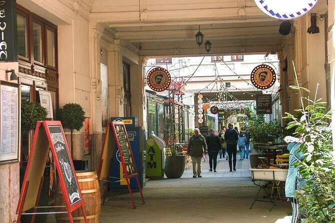 Jewish Heritage / Full tour - How the Jewish Quarter context turns into more than monuments