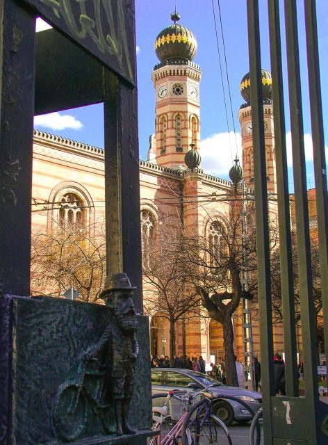 Jewish Heritage / Full tour - Timing and pace: why the route works well