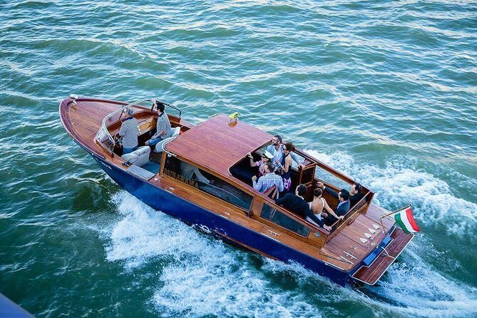 Luxurious, private day cruise with a waterlimousine to Szentendre - Szentendre: how the painter city time actually works
