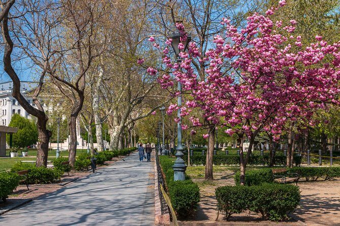 Orientation walk in Budapest - Szabadság tér: a square that teaches the city’s late-1800s plan