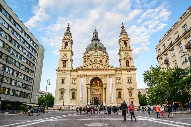 Private 4-hours City Tour of Budapest with private guide and Hotel Pick-up - Hotel pickup and chauffeur time: the real Budapest advantage