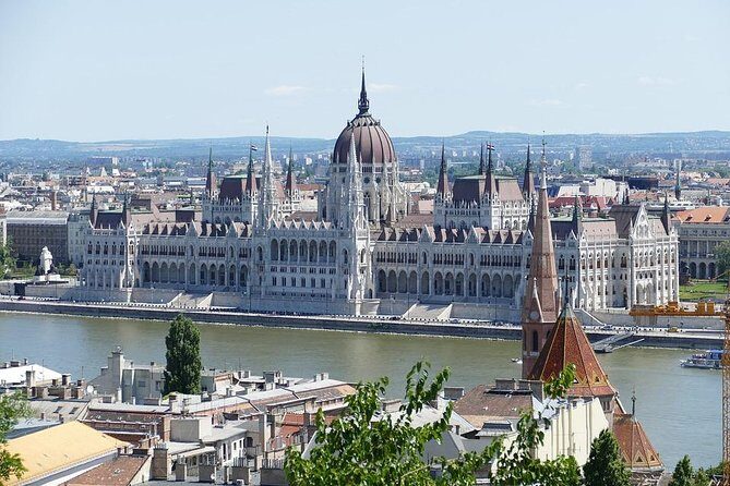 Private 4-hours City Tour of Budapest with private guide and Hotel Pick-up - Stop 1: St. Stephen’s Basilica (Szent István-bazilika) in a quick orientation window