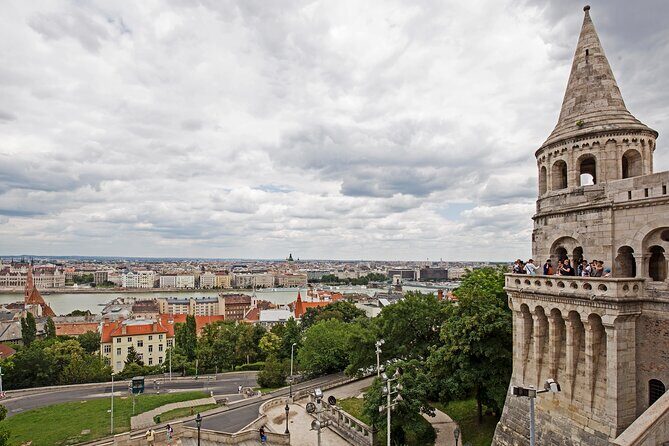 Private Buda Castle Walk with Entry to Matthias Church - Budatower and the Setany promenade: learning the area as you walk