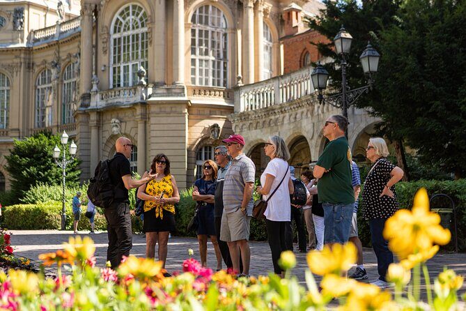 Private Buda Castle Walking Tour with Cake and Matthias Church - Pickup + public transport: the easiest way into Castle District