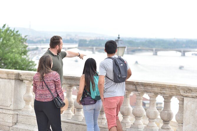 Private Buda Castle Walking Tour with Cake and Matthias Church - Who this walking tour fits best