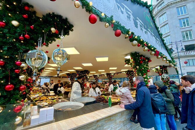 Private Budapest Christmas Market Tour with Chimney Cake & Mulled Wine - Price and value: what $113.18 buys you in December