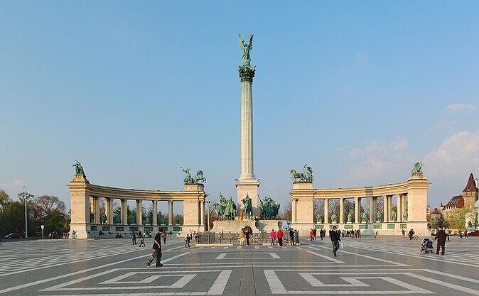 Private Budapest Sightseeing Tour: Royal Castle, Heroes Square, Chain Bridge - Key takeaways before you go