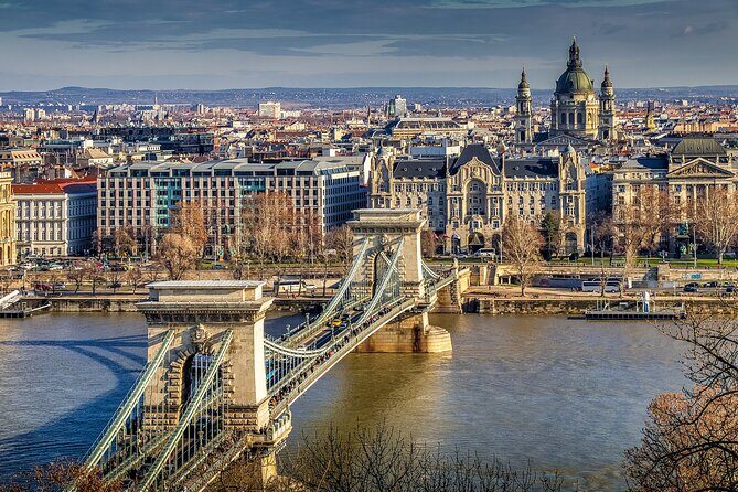 Private Budapest Sightseeing Tour: Royal Castle, Heroes Square, Chain Bridge - Gellért Hill, Citadel, and the Liberty Bridge viewpoint circuit