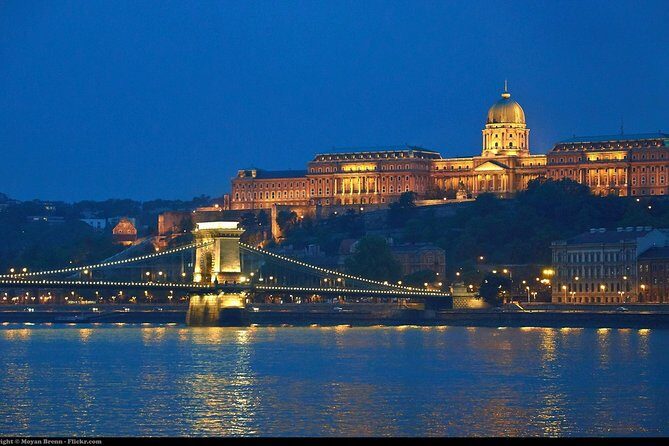 Private Budapest Sightseeing Tour: Royal Castle, Heroes Square, Chain Bridge - Price and logistics: when $235.51 per person feels fair