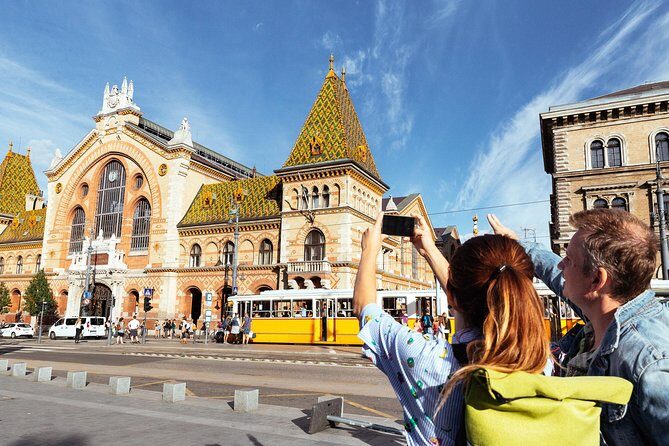 Private City Kickstart Tour: Budapest - Start at Deák Ferenc tér: the cleanest starting point for a first day