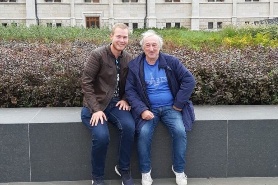 Private Custom Tour with Local Guide Budapest - Meeting Your Guide and Getting Oriented Fast