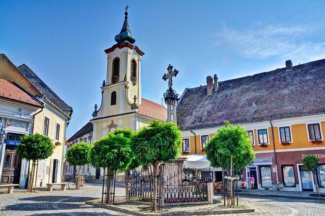 Private Danube Bend Experience with a comfortable air conditioned car - Lunch at a Traditional Hungarian Restaurant (Plan for It)
