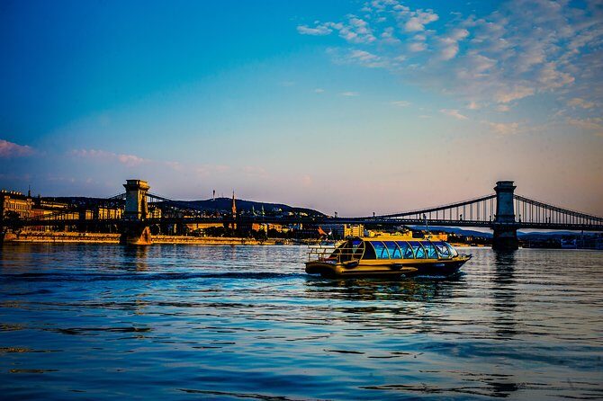 Private Danube Sightseeing Cruise in Budapest - Houses of Parliament, bridges, Gellért Hill, and the university campuses