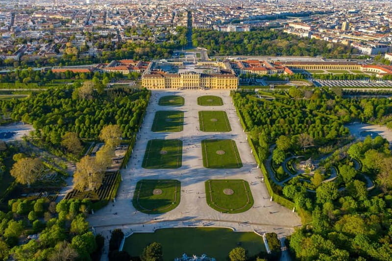 Private day trip: Budapest > Bratislava & Vienna, in English - Vienna arrival: a smooth transition from compact city to big-city icons