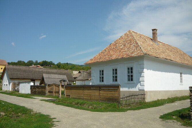 Private day trip: Budapest to Szentendre, Visegrad and Esztergom - The Driver vs. Guide Issue: What You’re Getting (and What You Might Want)