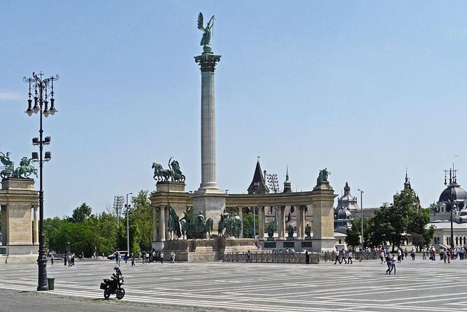 Private Downtown Pest Walking Tour - Hungarian Parliament at Kossuth Square: why the building costs so much