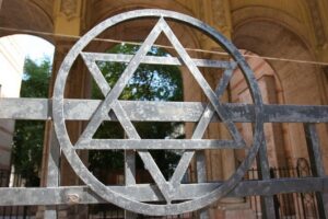 Private Jewish Heritage Tour including Hotel Pickup - Hotel pickup and how the morning stays simple