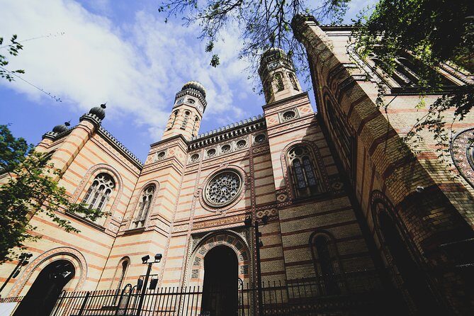 Private Jewish Heritage Tour of Budapest with Local Expert - Dohány Street Synagogue: The Main Anchor of the Route