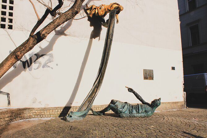 Private Jewish Heritage Tour of Budapest with Local Expert - Pace, Fitness, and the Real Comfort Details