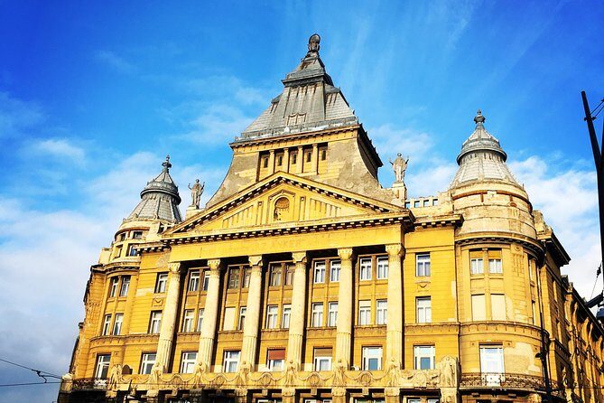 Private Tour Around Budapest - Hungarian Parliament and Liberty Square: seeing power and design from the right angle