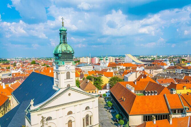 Private Tour from Budapest to Prague Sightseeing - Practical tips to make the day smoother