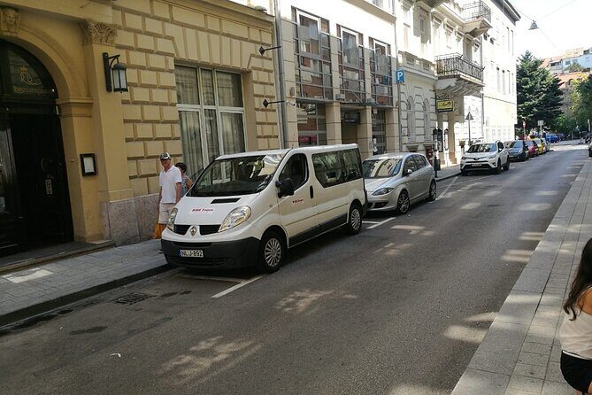 Private Transfer from Budapest city to Budapest Airport - departure - Getting picked up right where you are (not where you wish you were)